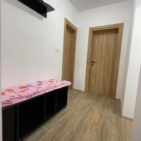 Entire Spacious Apartment With Free Parking Podgorica Exterior photo