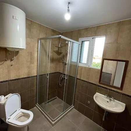 Entire Spacious Apartment With Free Parking Podgorica Exterior photo