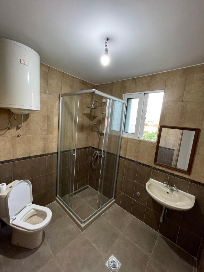 Entire Spacious With Free Parking Apartment
